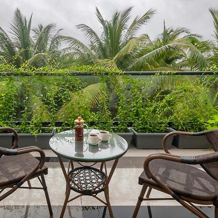 Villa Sereno By Stayvista - An Elegant And Entertaining Retreat Featuring A Swimming Pool, Outdoor Jacuzzi, Modern Interiors, And A Snooker Table Alibag Bagian luar foto