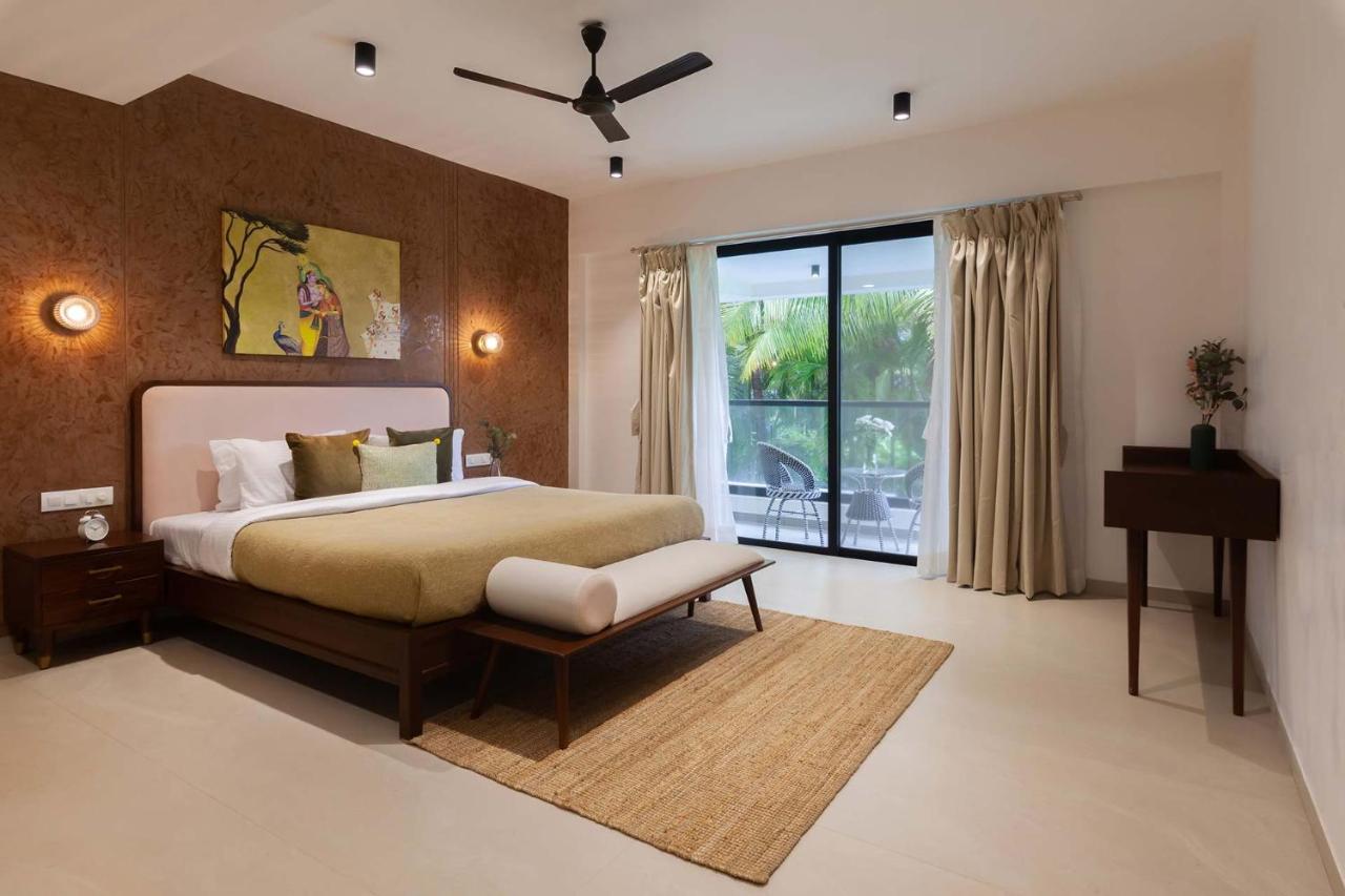Villa Sereno By Stayvista - An Elegant And Entertaining Retreat Featuring A Swimming Pool, Outdoor Jacuzzi, Modern Interiors, And A Snooker Table Alibag Bagian luar foto