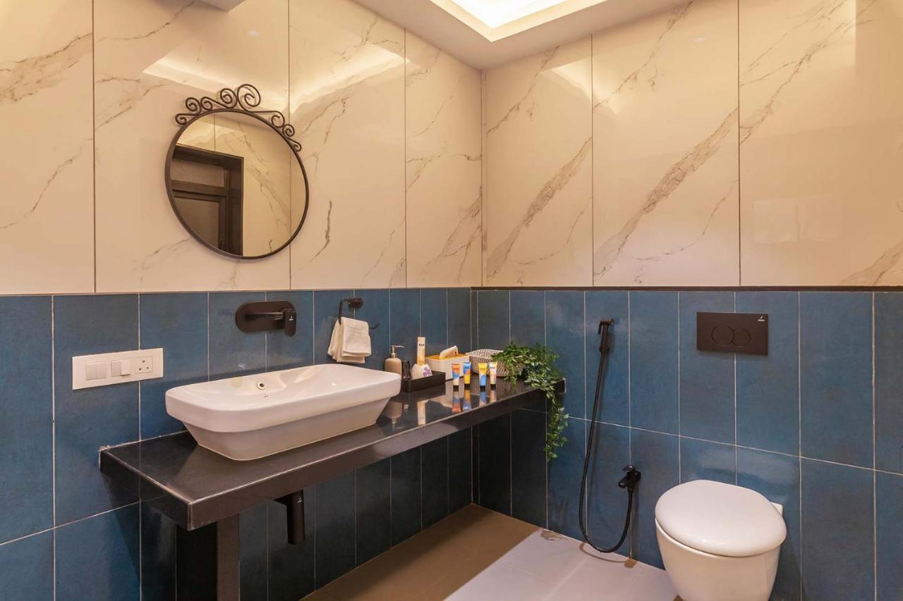 Villa Sereno By Stayvista - An Elegant And Entertaining Retreat Featuring A Swimming Pool, Outdoor Jacuzzi, Modern Interiors, And A Snooker Table Alibag Bagian luar foto