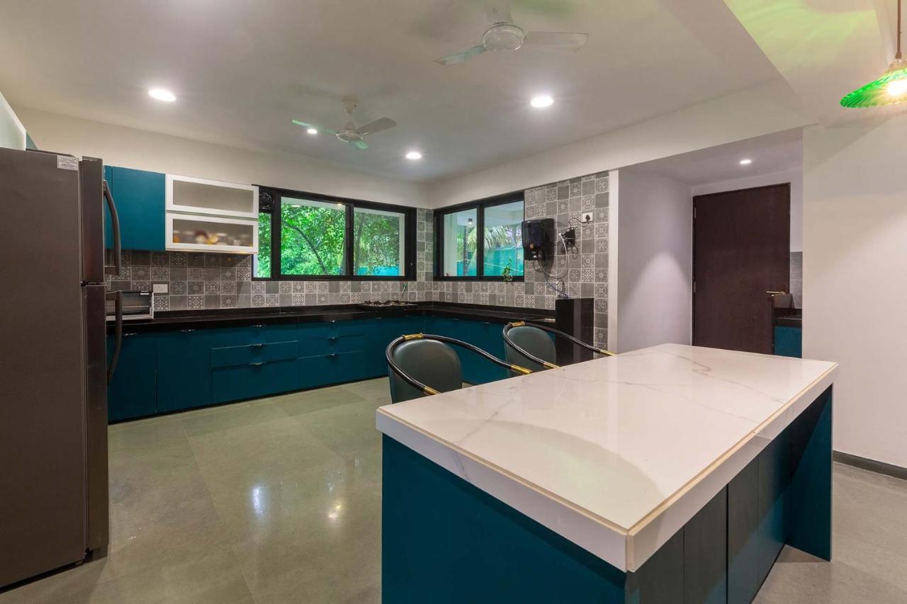 Villa Sereno By Stayvista - An Elegant And Entertaining Retreat Featuring A Swimming Pool, Outdoor Jacuzzi, Modern Interiors, And A Snooker Table Alibag Bagian luar foto