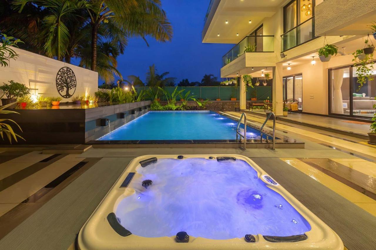 Villa Sereno By Stayvista - An Elegant And Entertaining Retreat Featuring A Swimming Pool, Outdoor Jacuzzi, Modern Interiors, And A Snooker Table Alibag Bagian luar foto